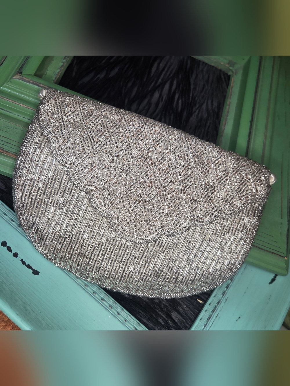 *Vintage* 80's Cadaz Scalloped Beaded Evening Purse